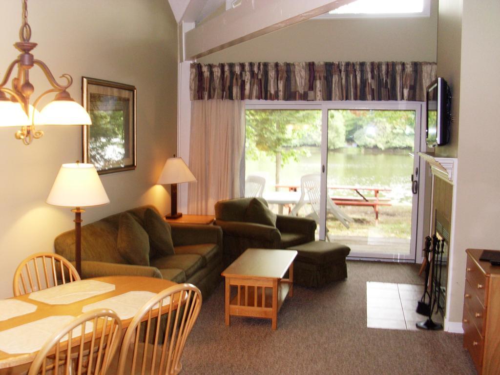 Tanglwood Resort Hawley Room photo