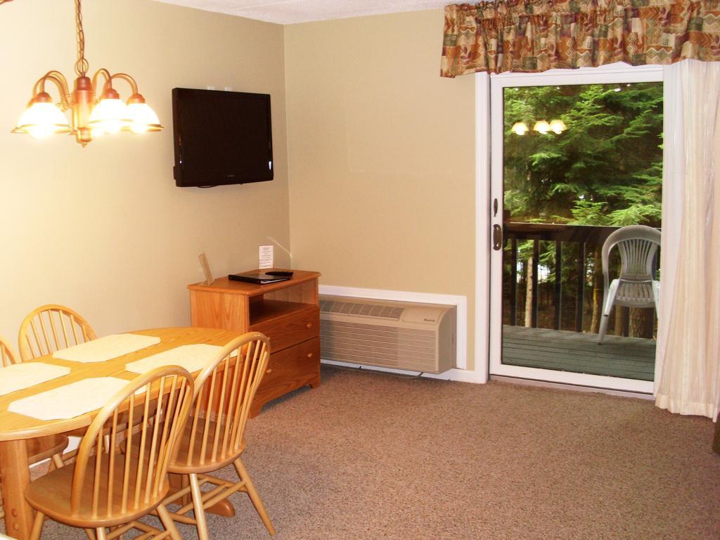 Tanglwood Resort Hawley Room photo
